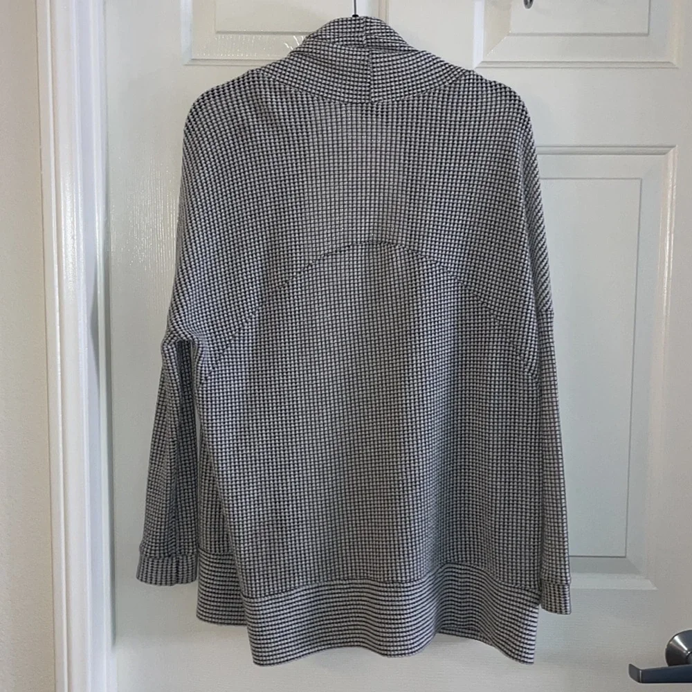 Cardigan - Picture 6 of 8